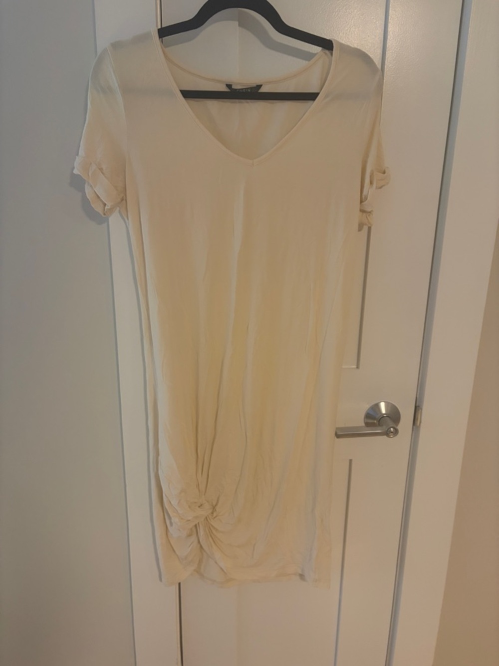 ⭐️SHEIN Cream V-Neck Short Sleeve Knot Hem Tunic